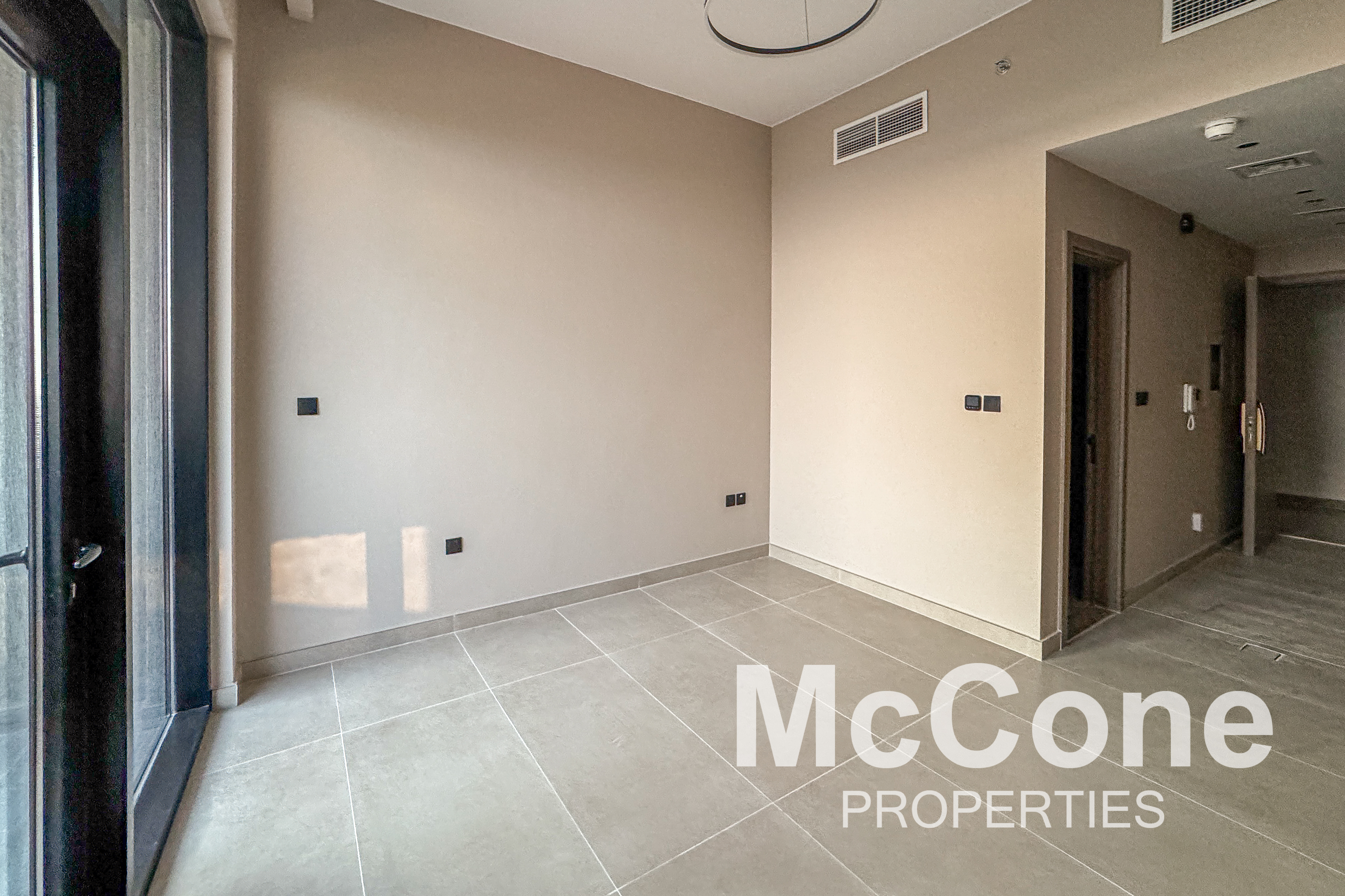 Studio Apartment for Rent in Golf Vista Heights, Dubai Sports City — photo 2 of 10