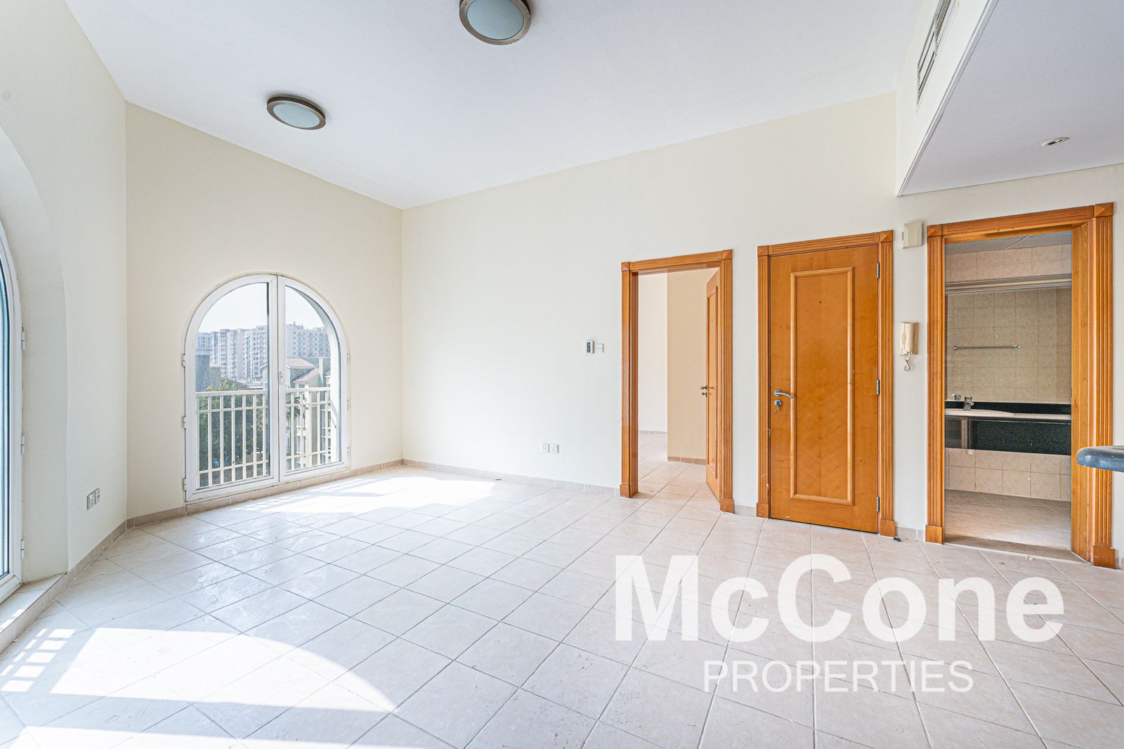 1 Bedroom Apartment for Rent in Building 227, Discovery Gardens — photo 4 of 11