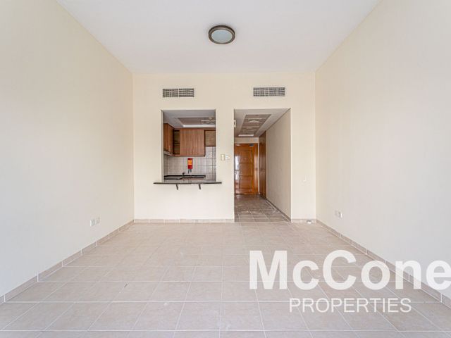 Studio Apartment for Rent in Building 227, Discovery Gardens
