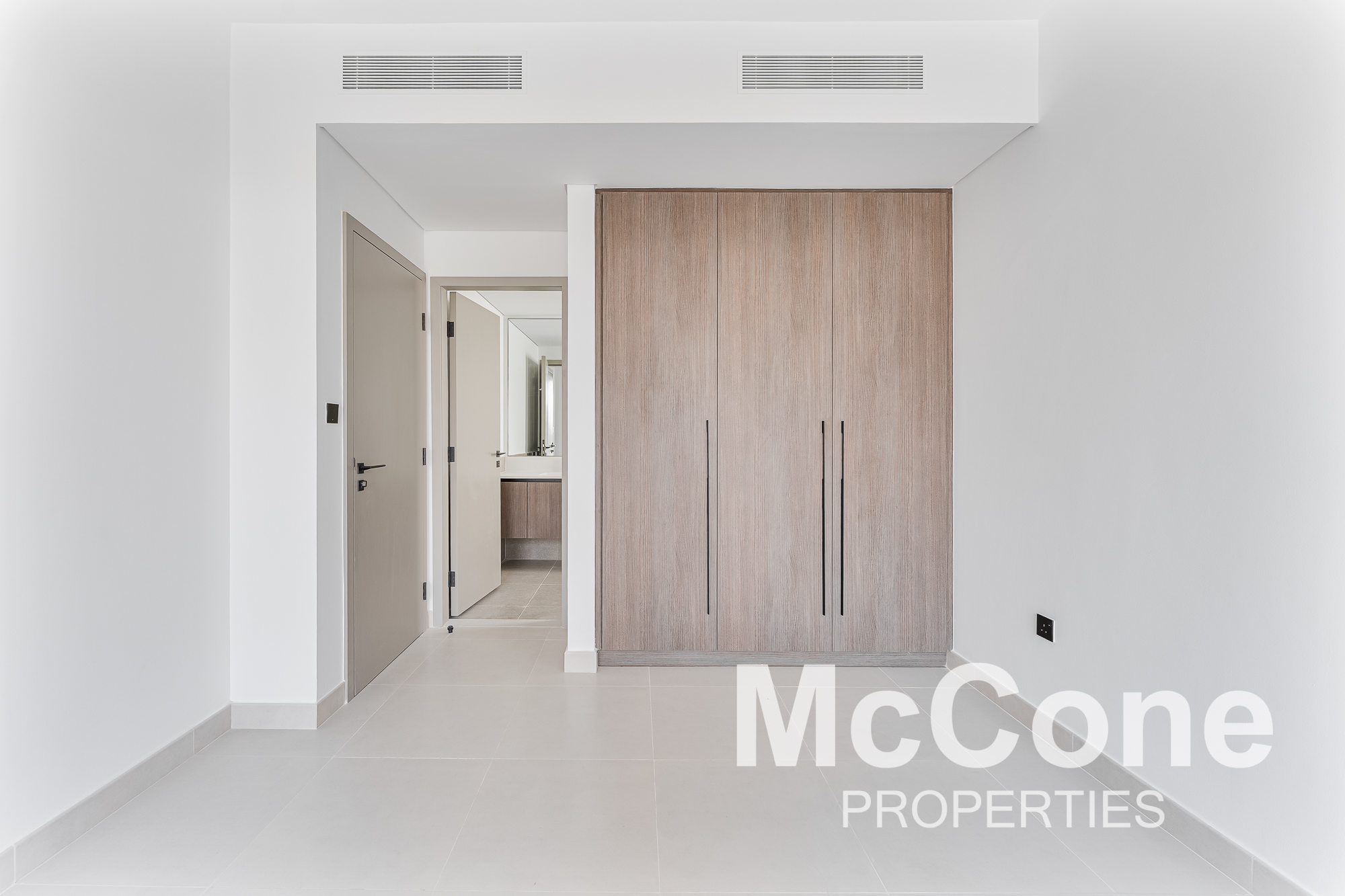 4 Bedroom Villa for Rent in Aura Gardens, Tilal Al Ghaf — photograph 17 of 27
