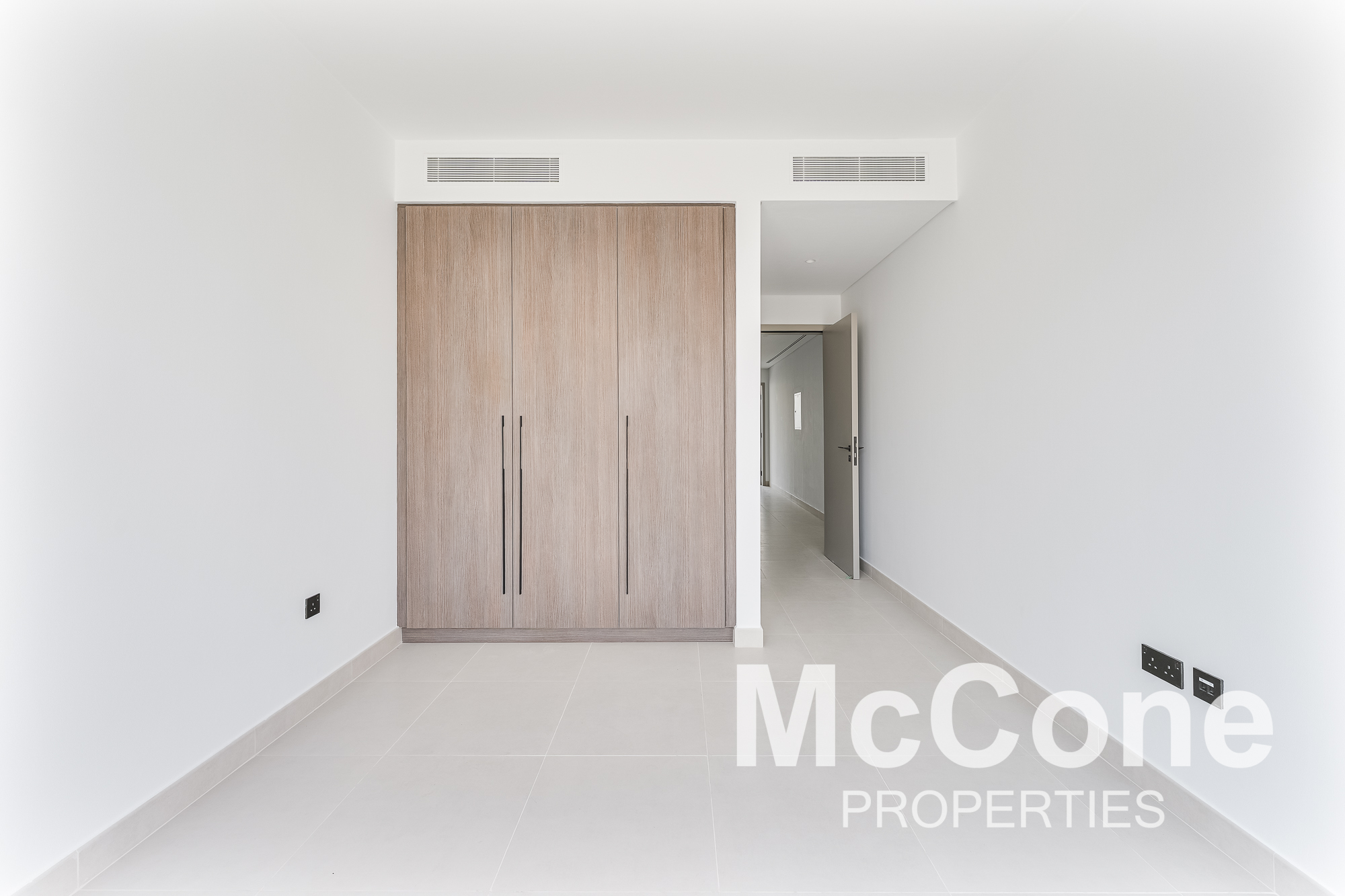 4 Bedroom Villa for Rent in Aura Gardens, Tilal Al Ghaf — photograph 20 of 27