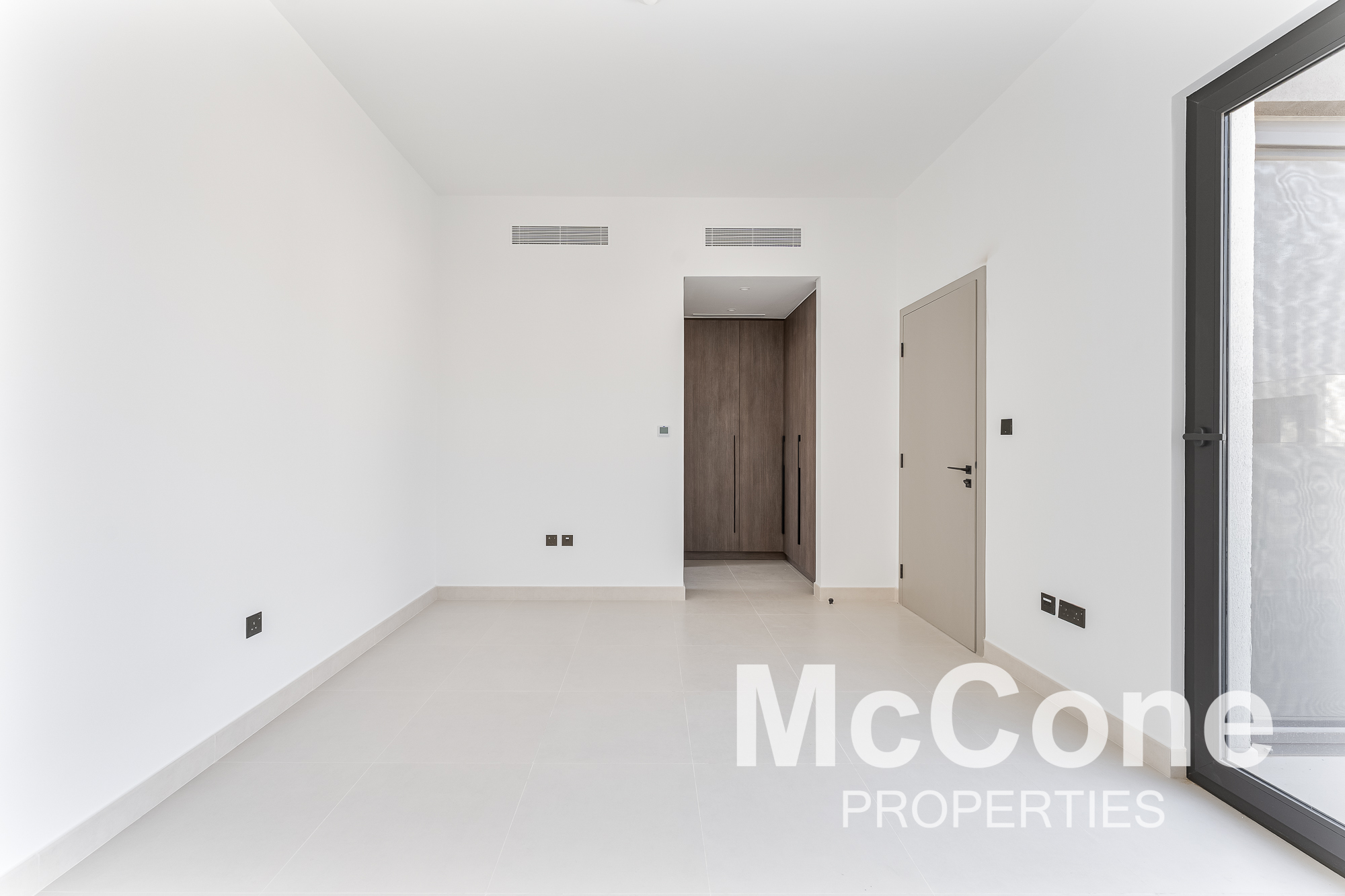 4 Bedroom Villa for Rent in Aura Gardens, Tilal Al Ghaf — photograph 23 of 27