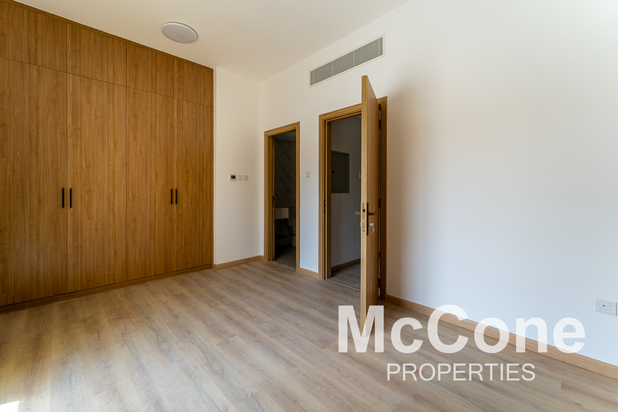 4 Bedroom Townhouse for Rent in Orchid Park, Jumeirah Village Circle — photo 8 of 26
