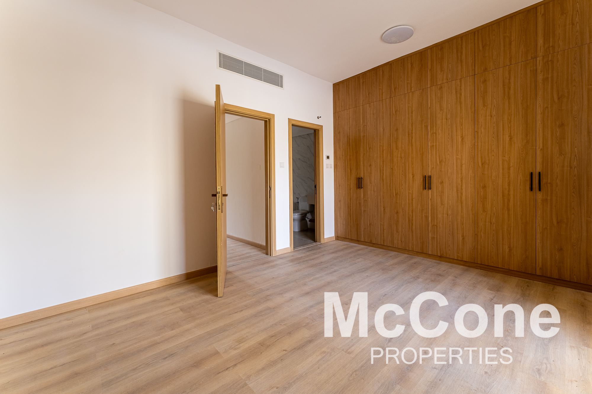 4 Bedroom Townhouse for Rent in Orchid Park, Jumeirah Village Circle — photograph 11 of 26