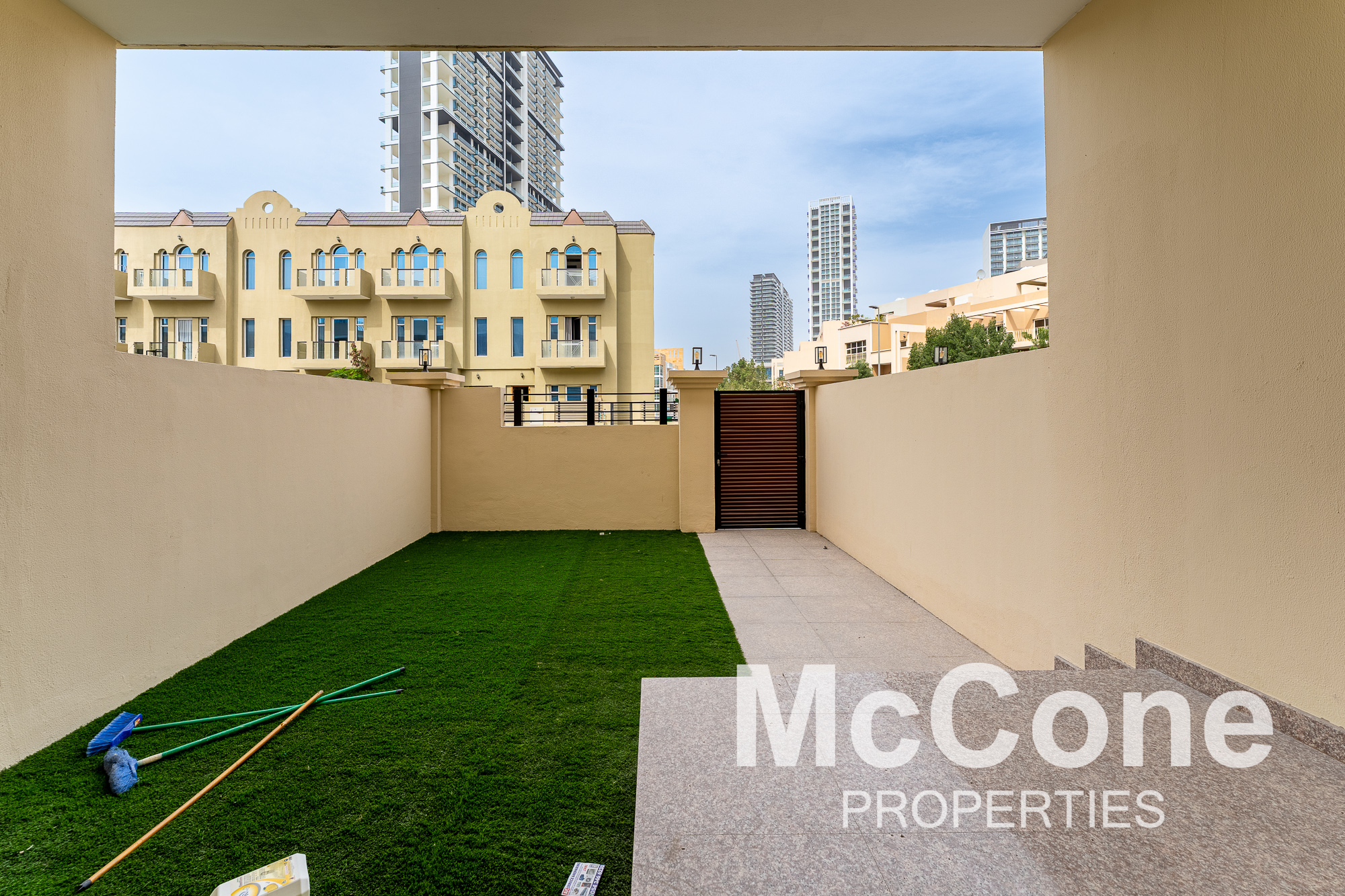 4 Bedroom Townhouse for Rent in Orchid Park, Jumeirah Village Circle — photo 4 of 26