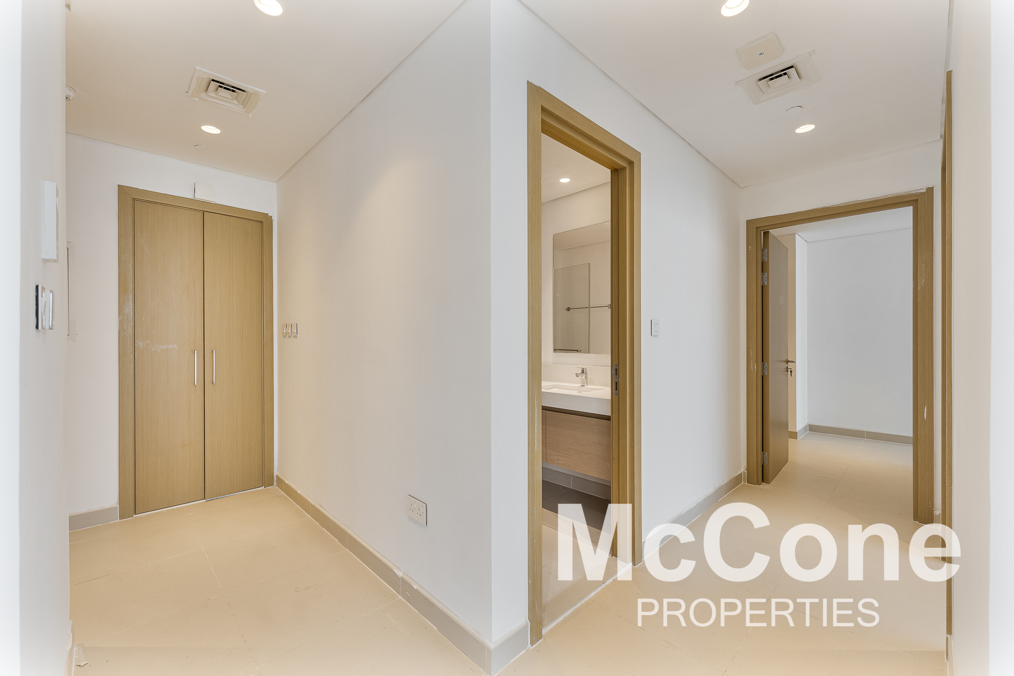 2 Bedroom Apartment for Rent in Harbour Gate Tower 1, Dubai Creek Harbour (The Lagoons) — photograph 12 of 16