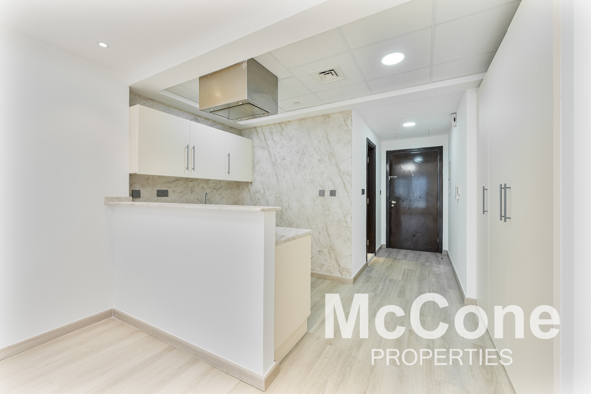 Studio Apartment for Rent in Al Waleed Paradise, Jumeirah Lake Towers — photo 5 of 10