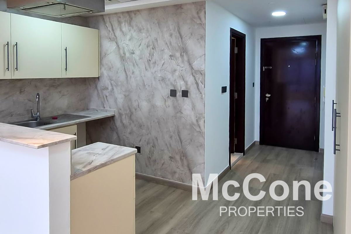 Studio Apartment for Rent in Al Waleed Paradise, Jumeirah Lake Towers — photo 3 of 10