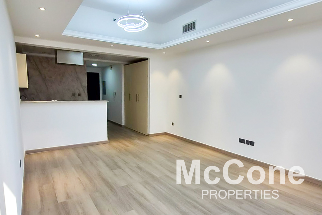 Studio Apartment for Rent in Al Waleed Paradise, Jumeirah Lake Towers — photo 5 of 10