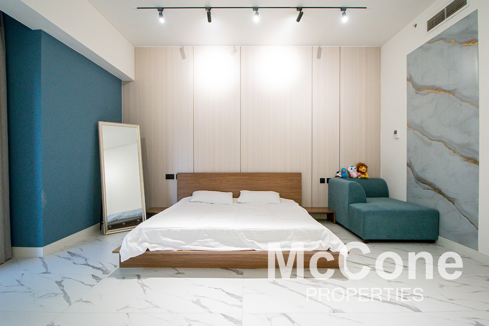 4 Bedroom Apartment for Rent in Sadaf 8, Jumeirah Beach Residence — photo 8 of 23