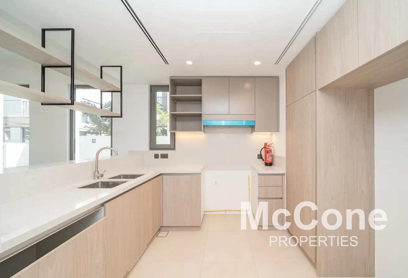 4 Bedroom Townhouse for Rent in Aura Gardens, Tilal Al Ghaf — photo 6 of 19