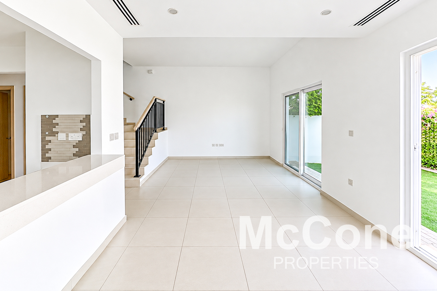 4 Bedroom Villa for Rent in Amaranta 3, Villanova — photo 2 of 11