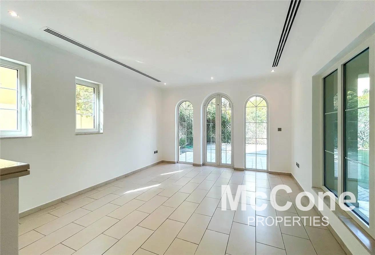 3 Bedroom Villa for Rent in District 8, Jumeirah Park — photo 4 of 16