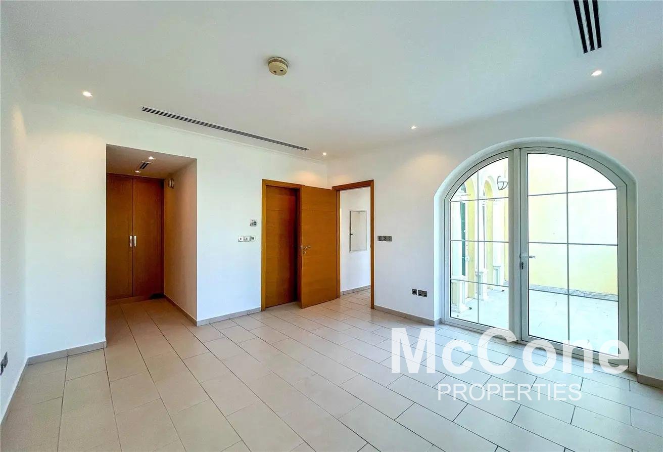3 Bedroom Villa for Rent in District 8, Jumeirah Park — photo 9 of 16