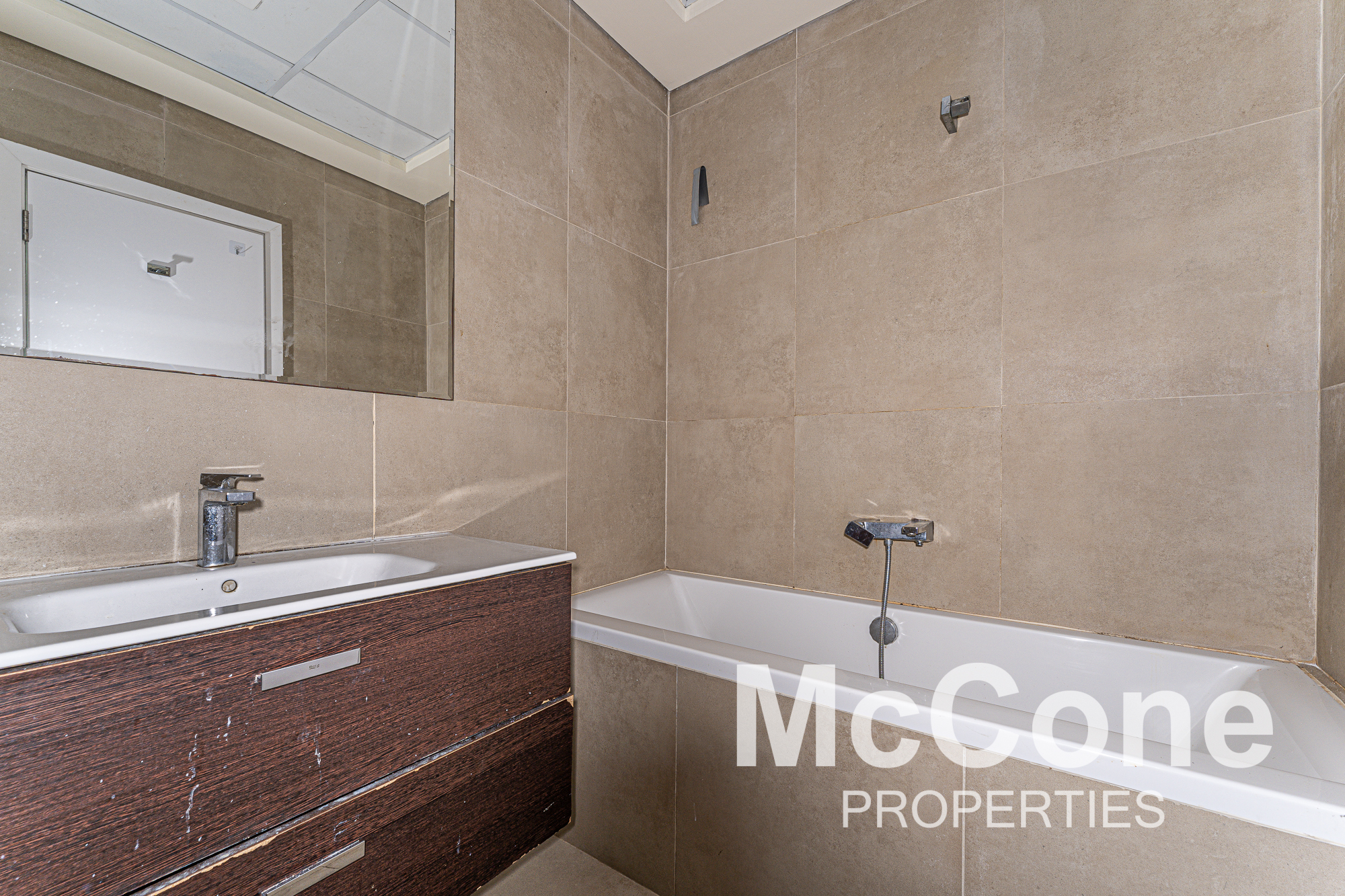 2 Bedroom Apartment for Rent in Marina Arcade Tower, Dubai Marina — photograph 11 of 15