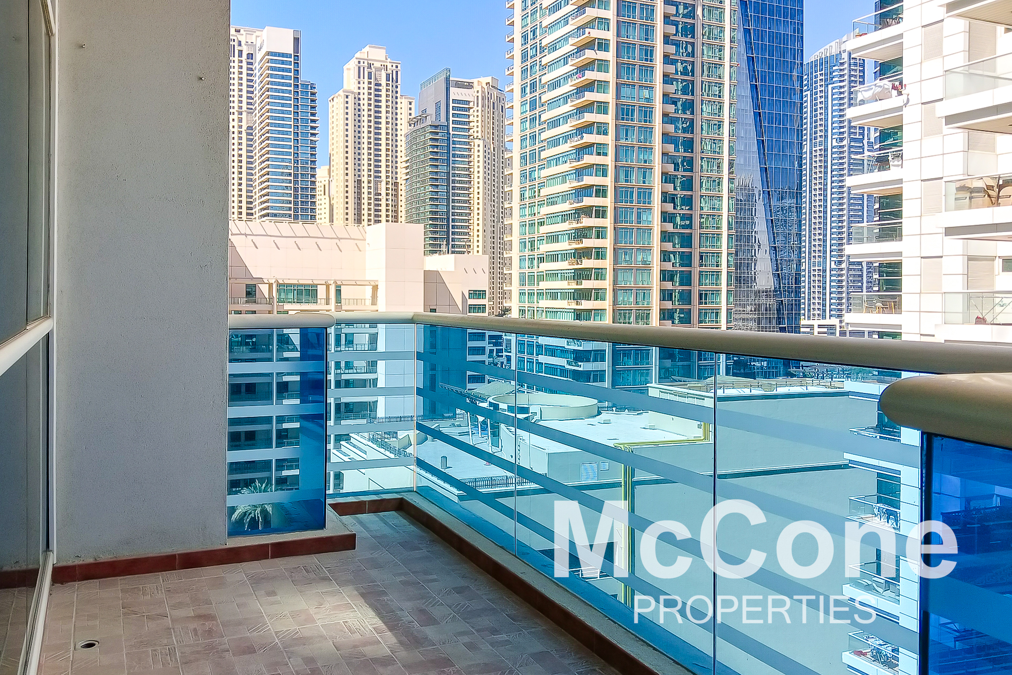 2 Bedroom Apartment for Rent in Cascades Tower, Dubai Marina — photograph 10 of 11