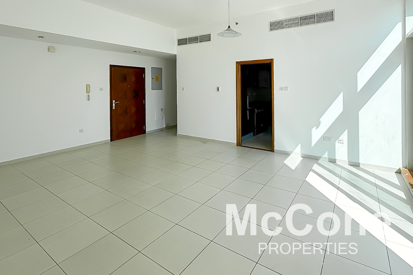 2 Bedroom Apartment for Rent in Cascades Tower, Dubai Marina — photo 4 of 11