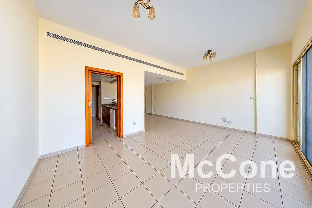 2 Bedroom Apartment for Rent in Al Dhafra 2, Greens — photo 3 of 10