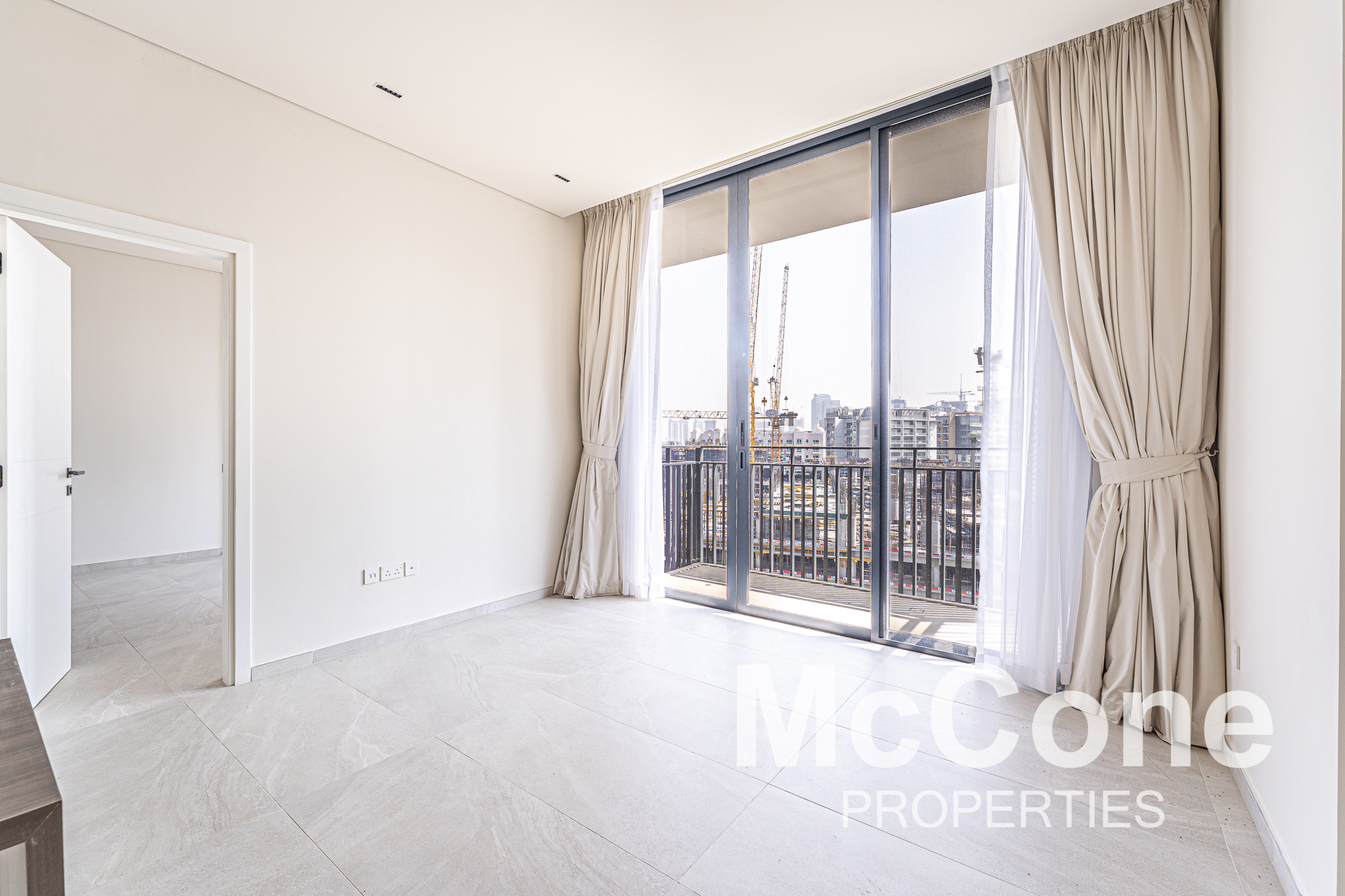 1 Bedroom Apartment for Rent in Beverly Boulevard, Arjan — photo 3 of 25