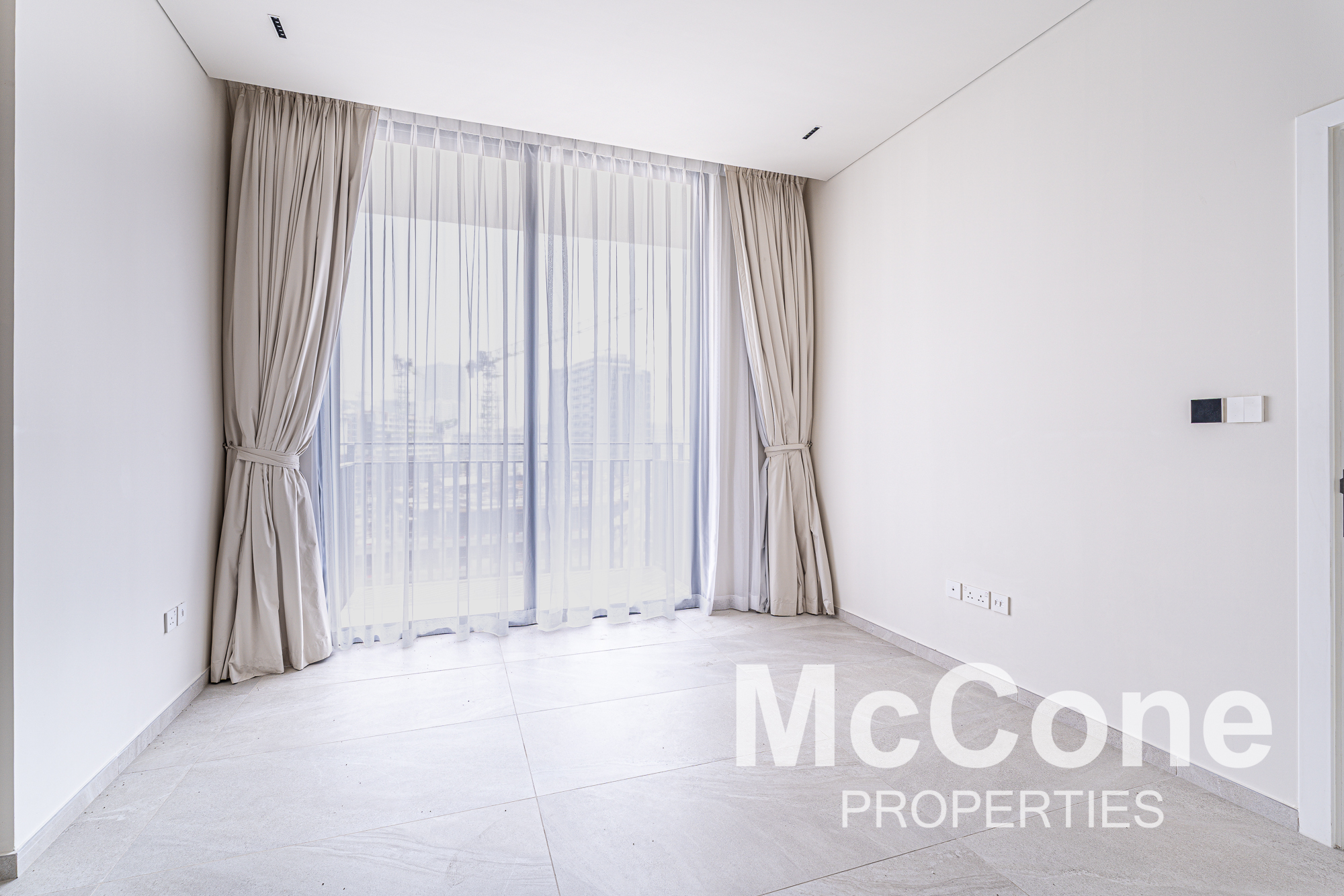 1 Bedroom Apartment for Rent in Beverly Boulevard, Arjan — photograph 11 of 25