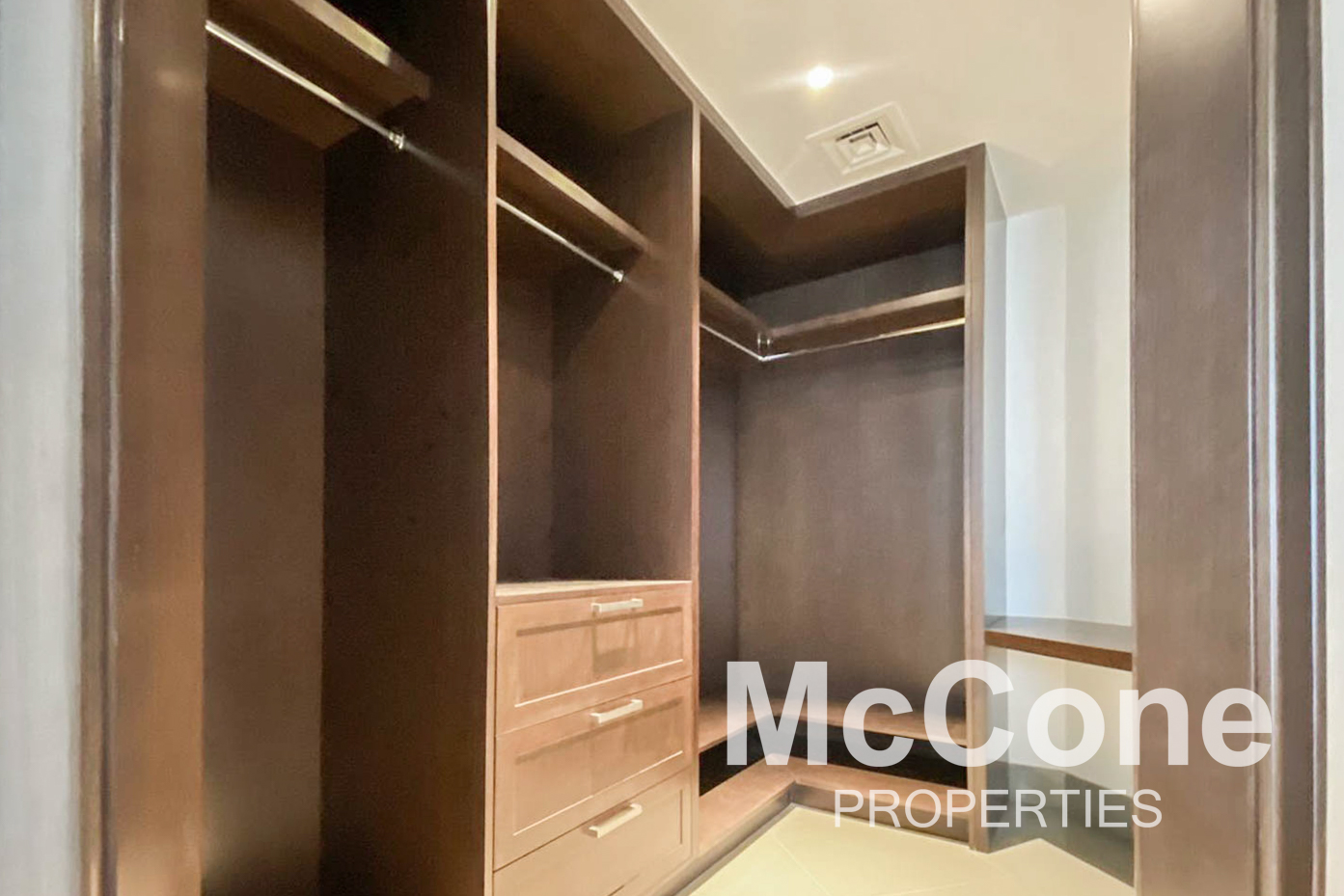 2 Bedroom Apartment for Rent in Opera Grand, Downtown Dubai — photograph 11 of 17
