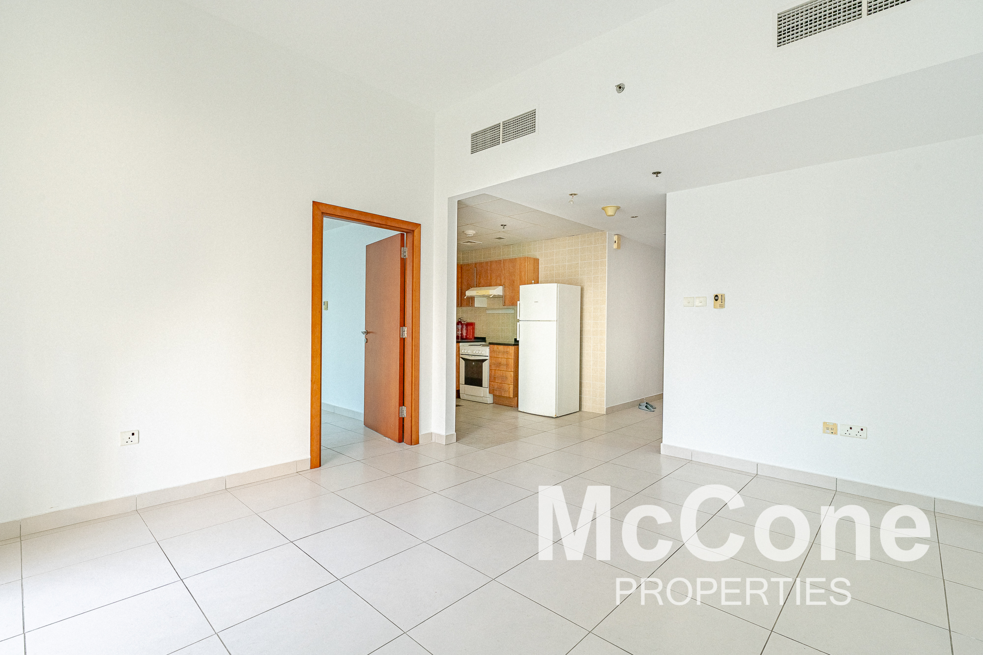 1 Bedroom Apartment for Rent in Marina View Tower B, Dubai Marina — photo 2 of 12