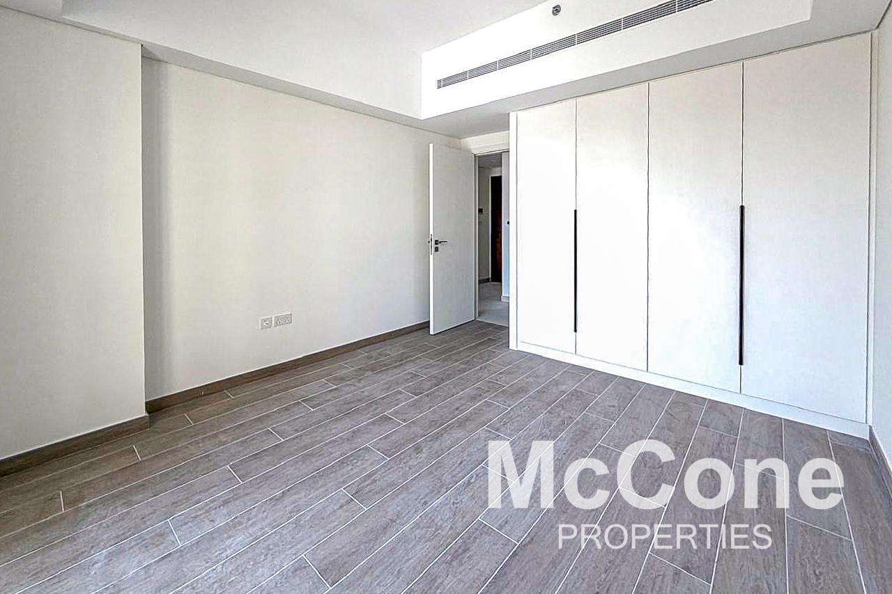 1 Bedroom Apartment for Rent in Lamaa Building 1, Umm Suqeim — photo 3 of 10
