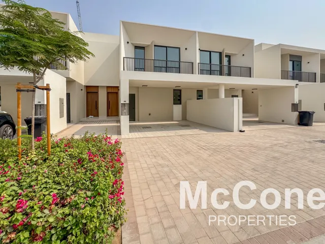 4 Bedroom Townhouse for Rent in Maha Townhouses, Town Square