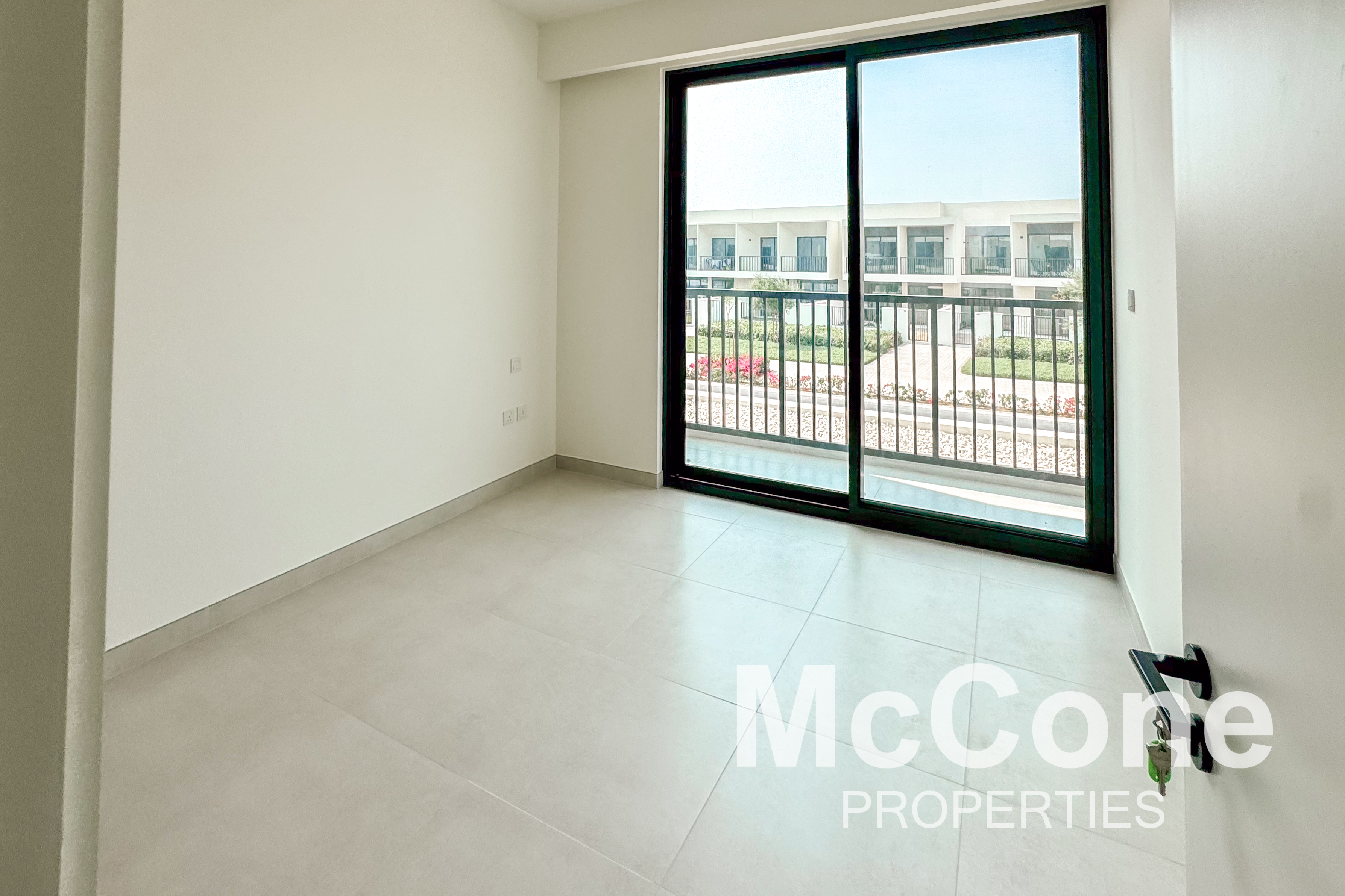 4 Bedroom Townhouse for Rent in Maha Townhouses, Town Square — photo 7 of 13