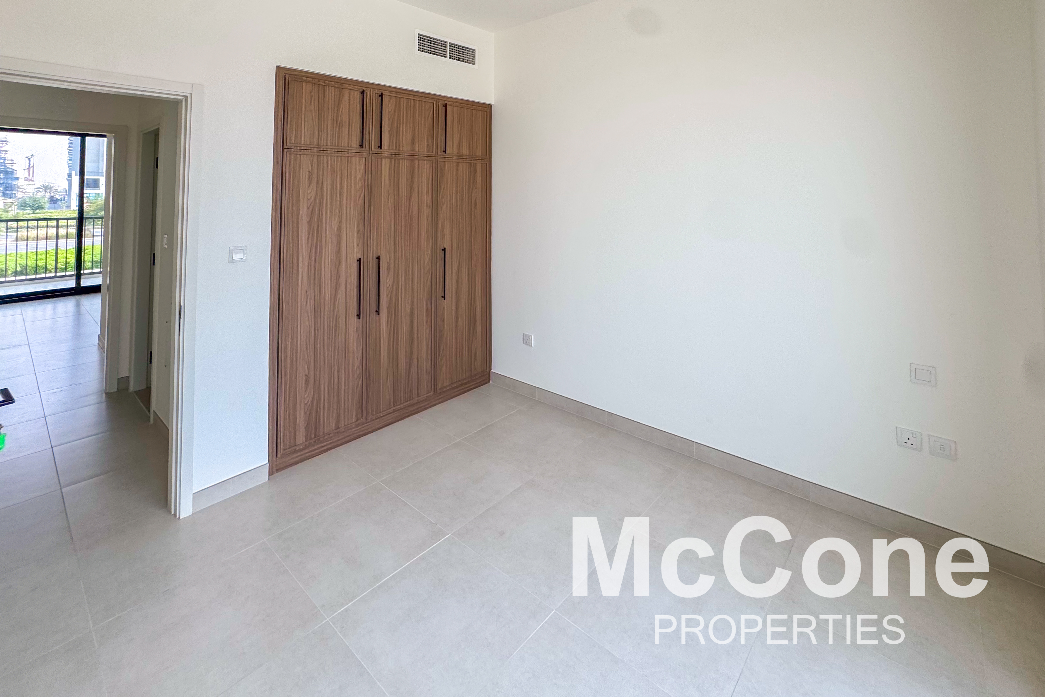 4 Bedroom Townhouse for Rent in Maha Townhouses, Town Square — photo 8 of 13