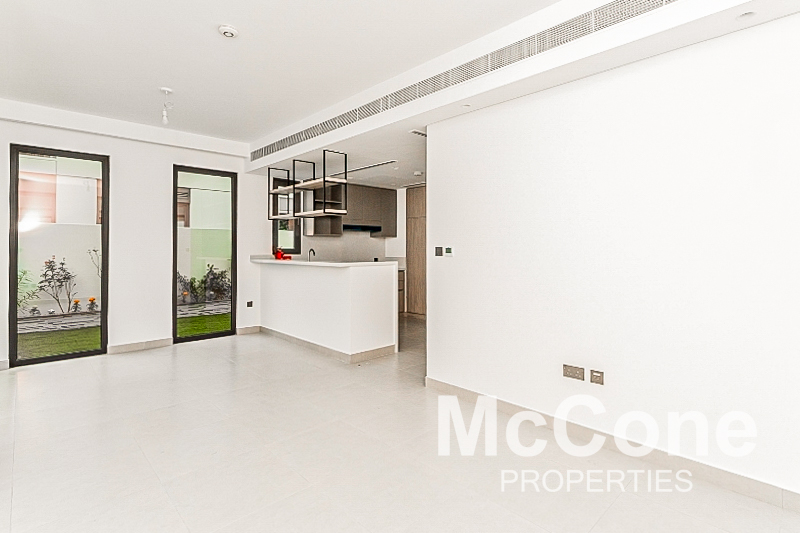4 Bedroom Townhouse for Rent in Aura Gardens, Tilal Al Ghaf — photo 2 of 26