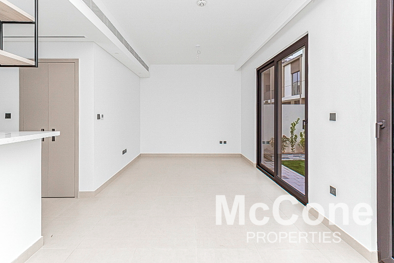 4 Bedroom Townhouse for Rent in Aura Gardens, Tilal Al Ghaf — photo 3 of 26