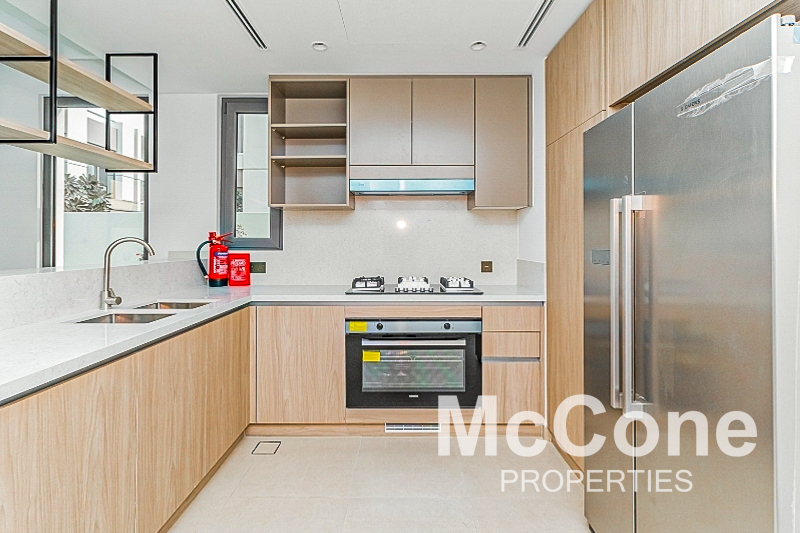 4 Bedroom Townhouse for Rent in Aura Gardens, Tilal Al Ghaf — photo 5 of 26