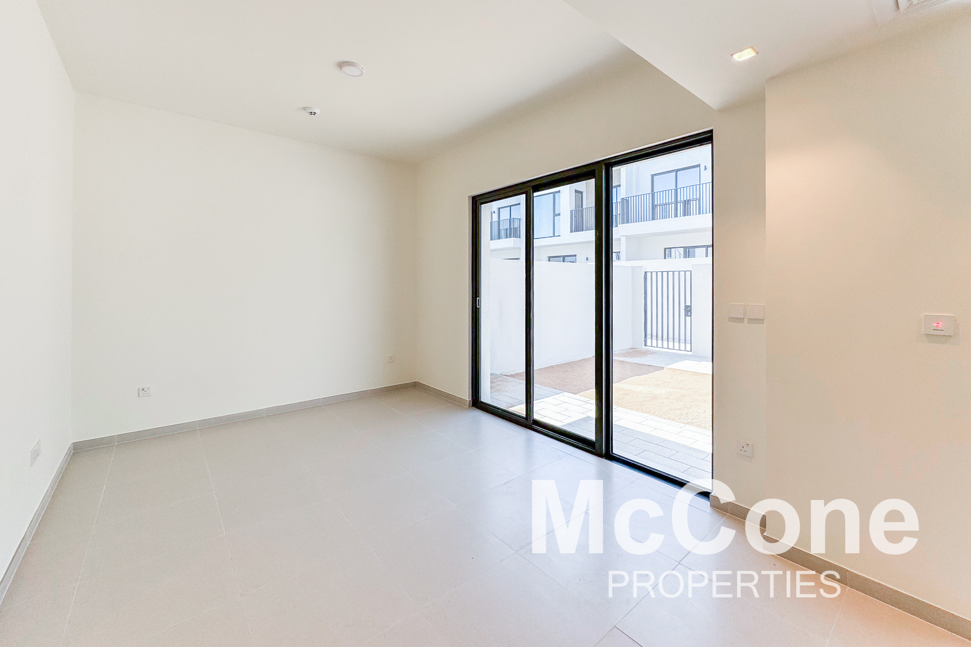 3 Bedroom Townhouse for Rent in Greenviews 2, Dubai South (Dubai World Central) — photo 2 of 22