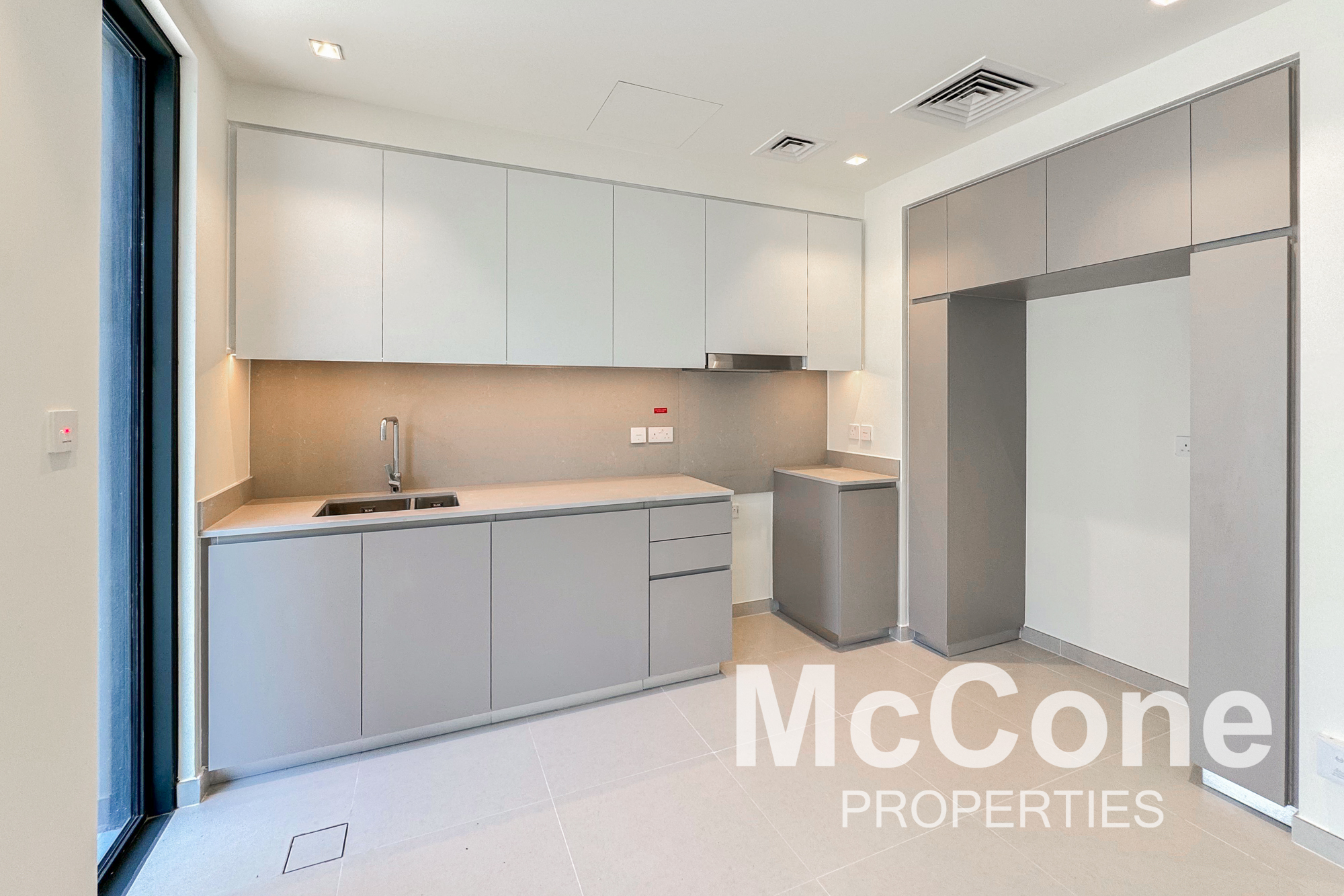 3 Bedroom Townhouse for Rent in Greenviews 2, Dubai South (Dubai World Central) — photo 3 of 22