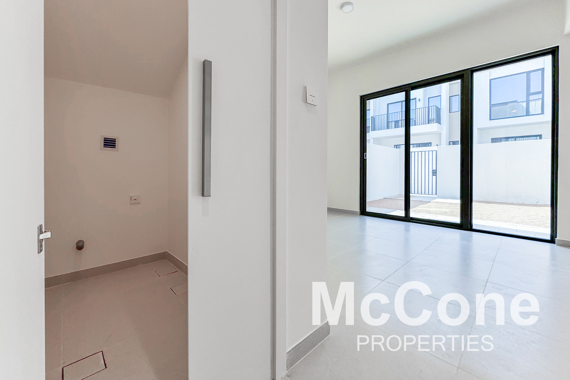 3 Bedroom Townhouse for Rent in Greenviews 2, Dubai South (Dubai World Central) — photo 4 of 22