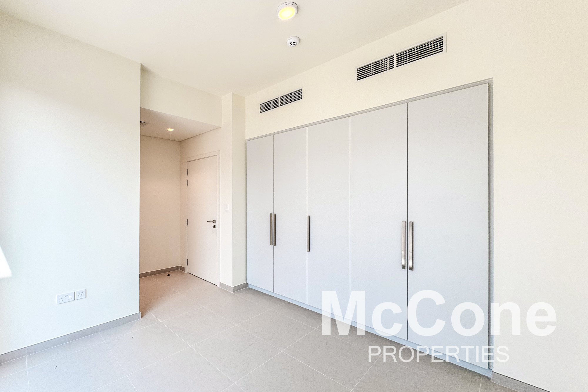 3 Bedroom Townhouse for Rent in Greenviews 2, Dubai South (Dubai World Central) — photo 8 of 22