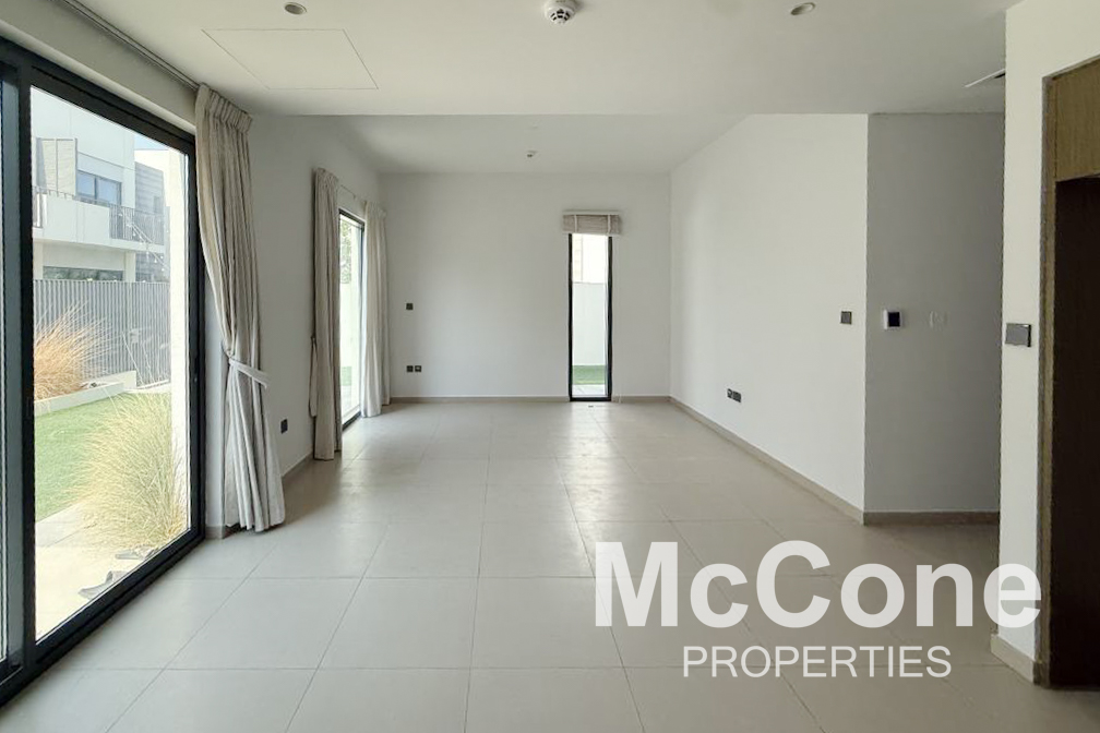 4 Bedroom Townhouse for Rent in Sun, Arabian Ranches 3 — photo 2 of 18