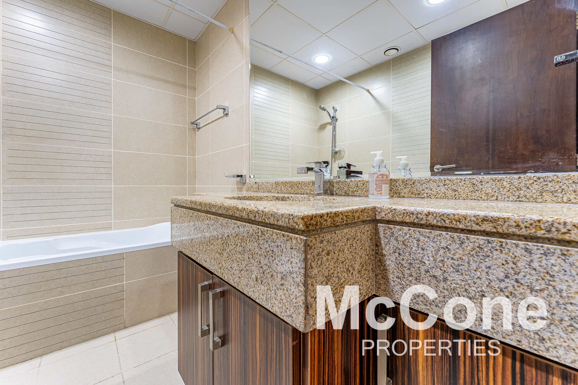 1 Bedroom Apartment for Rent in Goldcrest Executive, Jumeirah Lake Towers — photograph 10 of 13