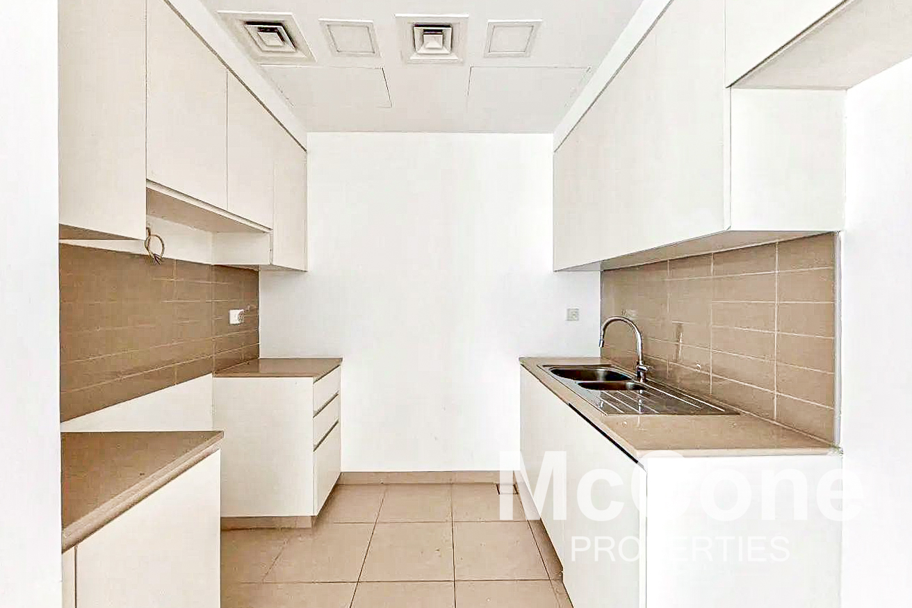 3 Bedroom Apartment for Rent in Zahra Apartments 2B, Town Square — photo 5 of 14