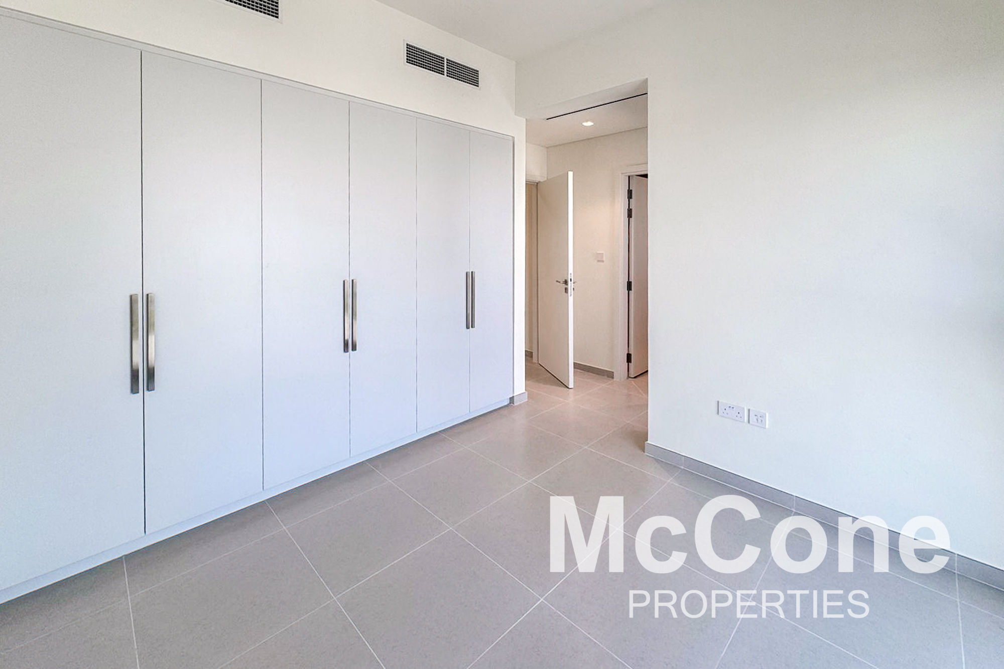 3 Bedroom Villa for Rent in Greenviews 2, Dubai South (Dubai World Central) — photo 4 of 13
