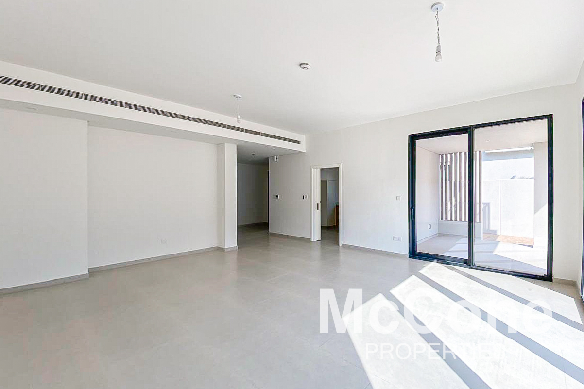 4 Bedroom Townhouse for Rent in Jebel Ali Village Townhouses, Jebel Ali — photo 2 of 14
