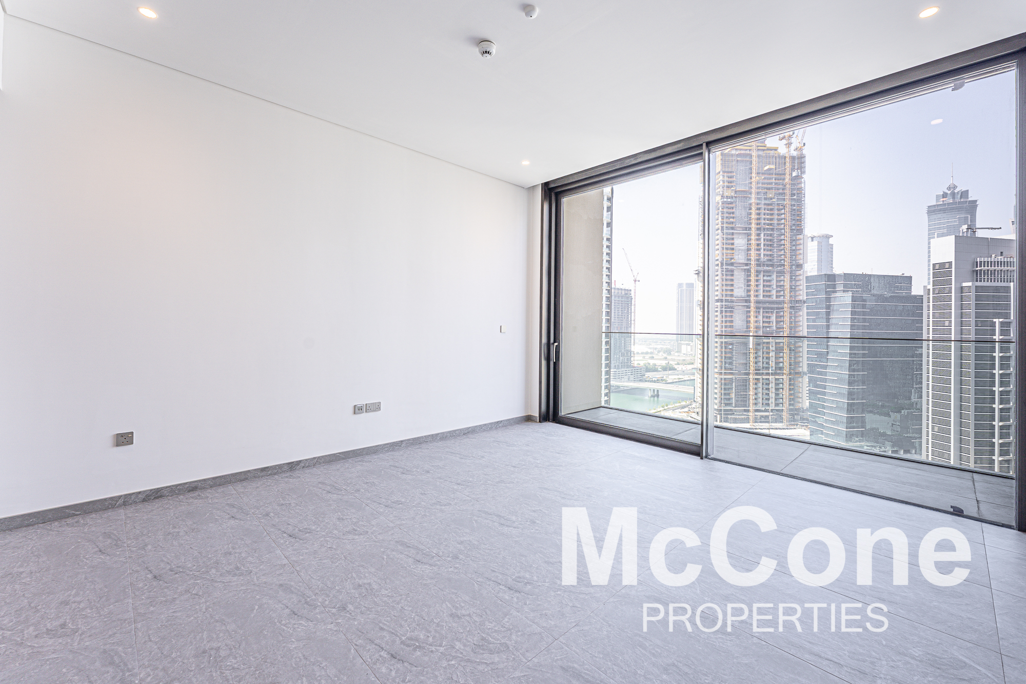 Studio Apartment for Rent in Peninsula Four, Business Bay — photo 4 of 11