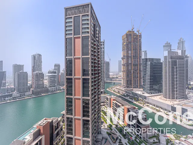 Studio Apartment for Rent in Peninsula Four, Business Bay