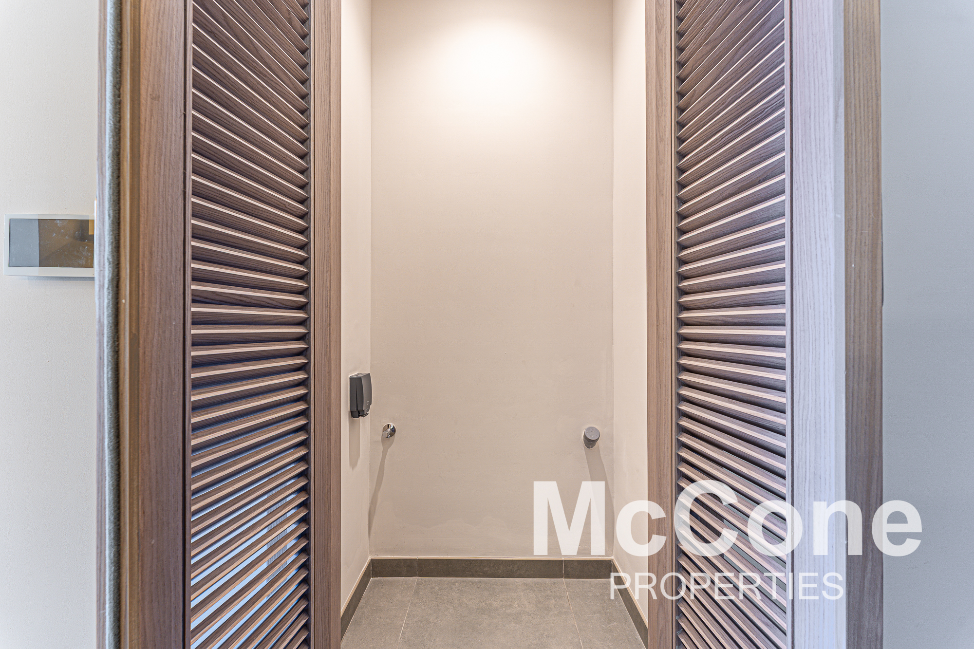 Studio Apartment for Rent in Peninsula Four, Business Bay — photo 6 of 11