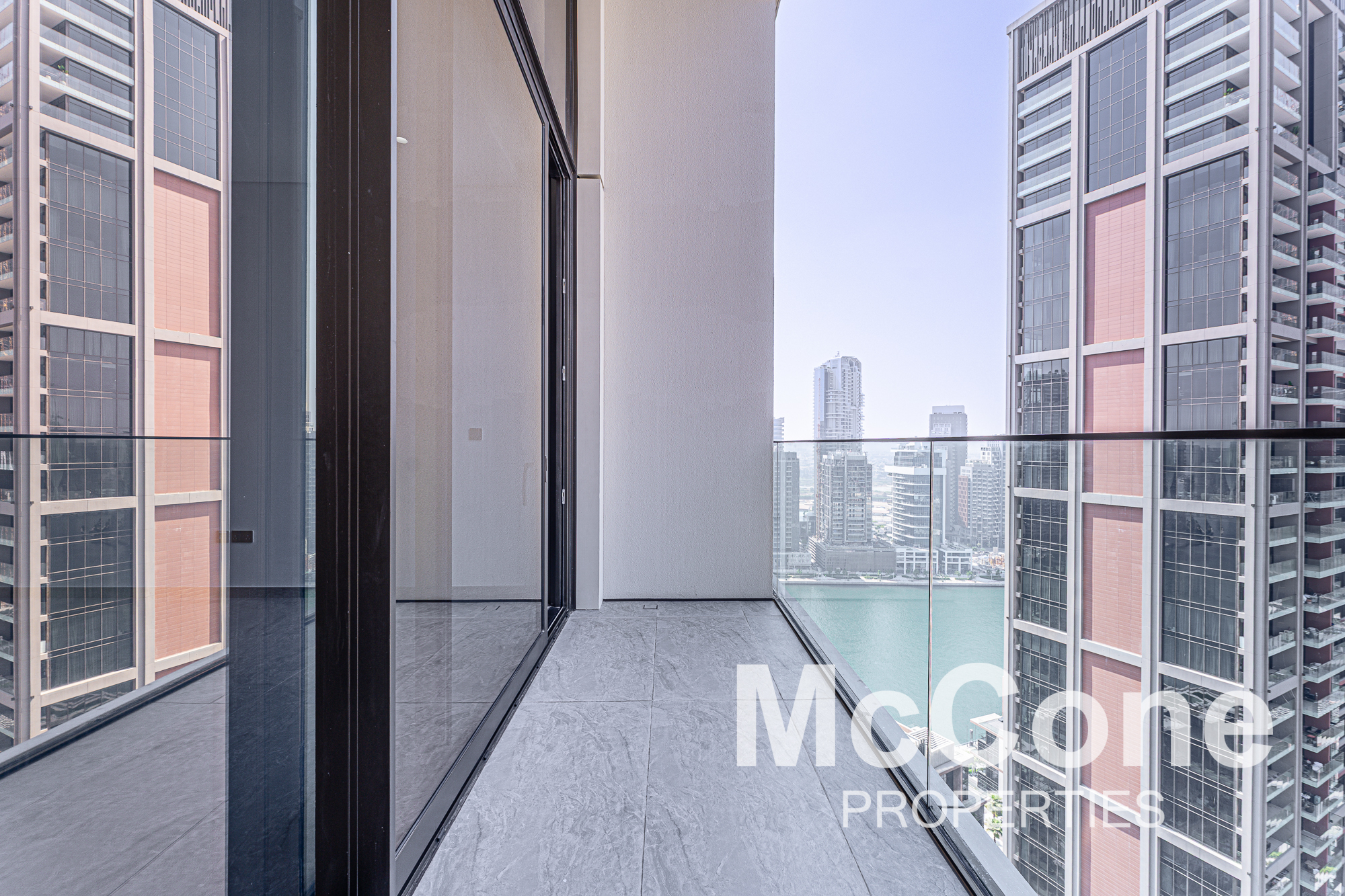 Studio Apartment for Rent in Peninsula Four, Business Bay — photograph 11 of 11