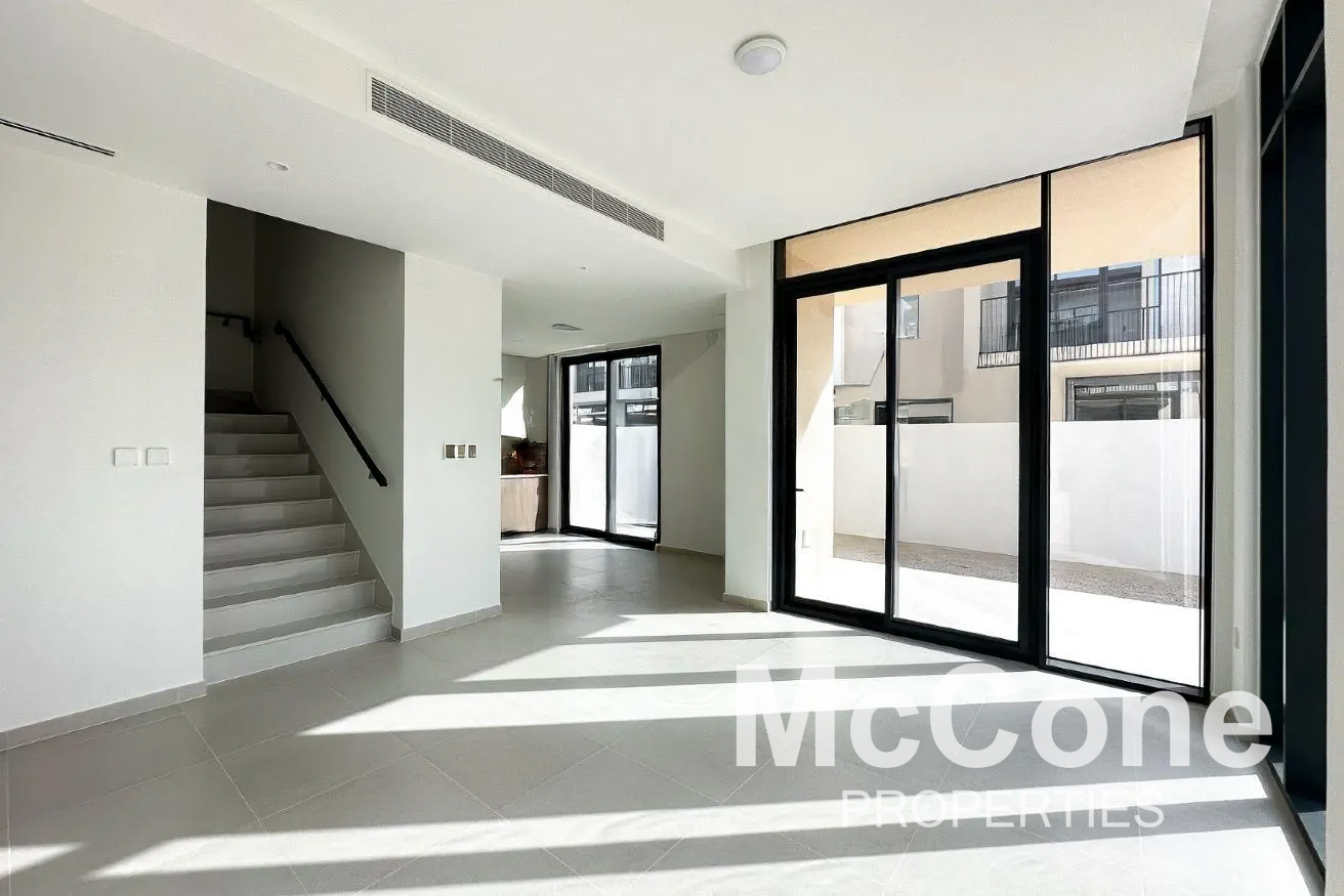 4 Bedroom Villa for Rent in Greenview 3, Dubai South (Dubai World Central) — photo 2 of 25