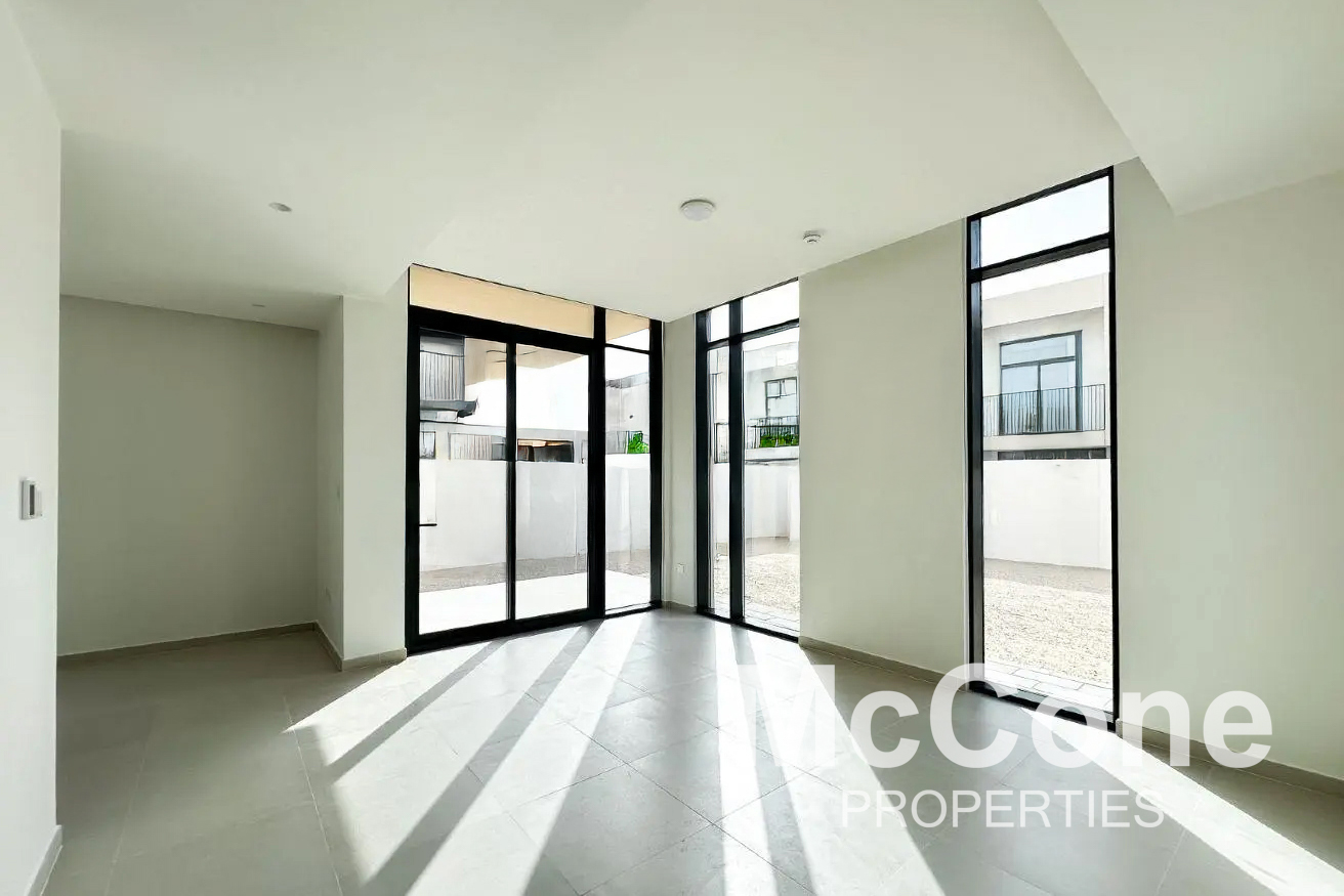 4 Bedroom Villa for Rent in Greenview 3, Dubai South (Dubai World Central) — photo 3 of 25
