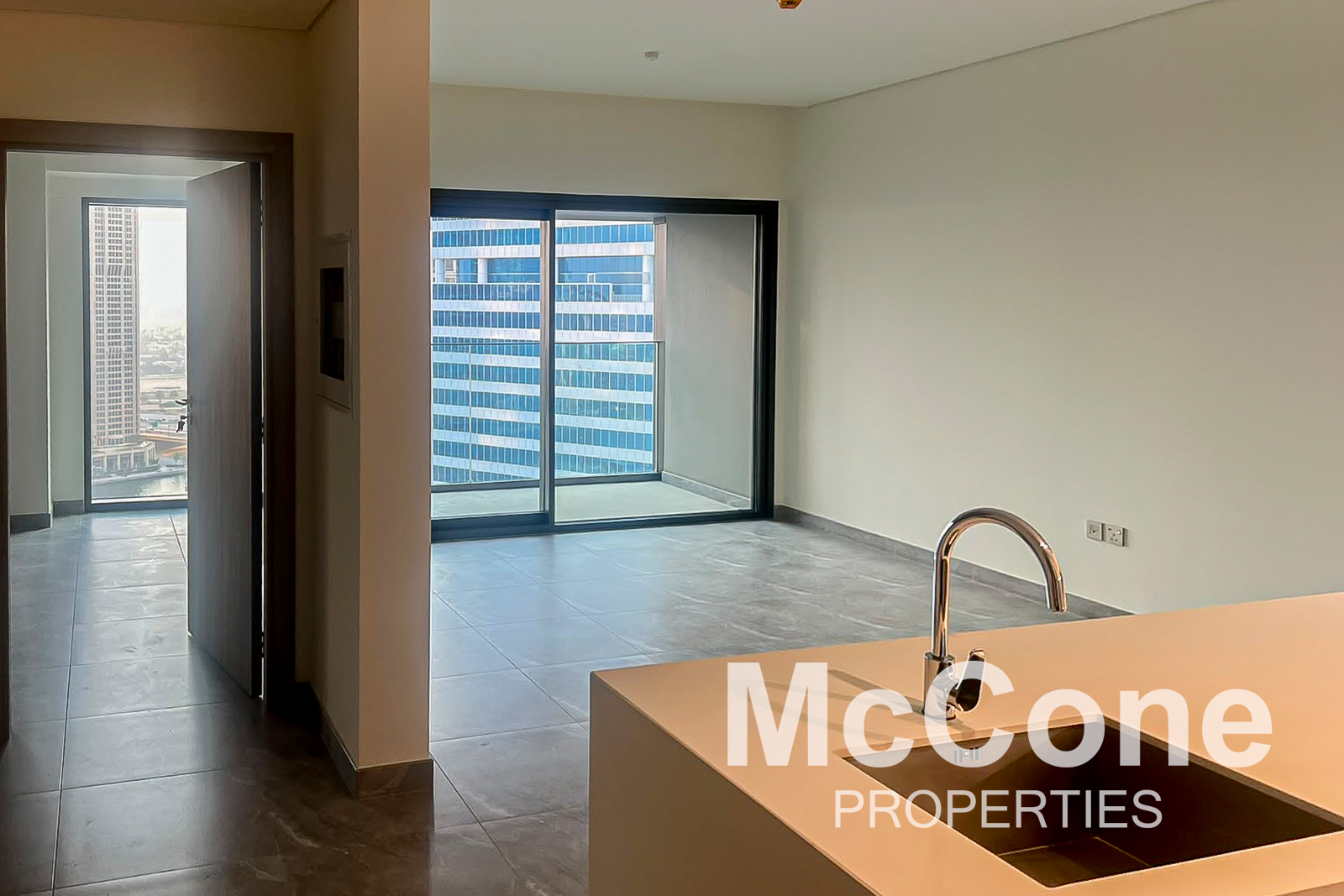 1 Bedroom Apartment for Rent in Peninsula Two, Business Bay — photo 2 of 12