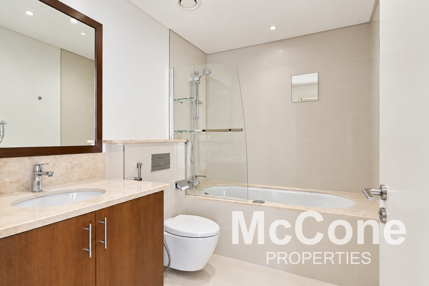 2 Bedroom Apartment for Rent in Boulevard Crescent Tower 2, Downtown Dubai — photograph 14 of 20